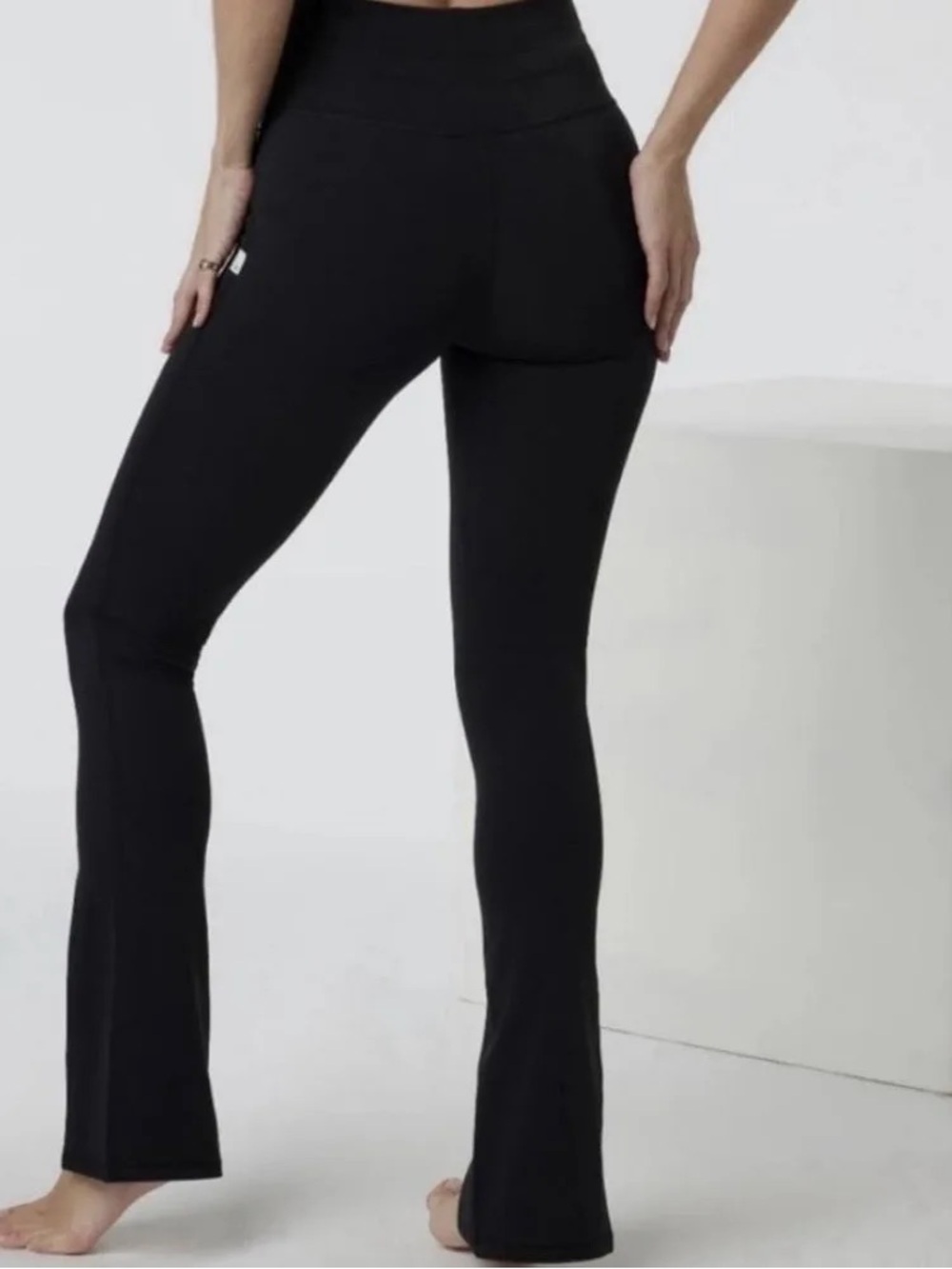 Vuori Lux Ribbed Split Hem Bootcut Pants in Black Size S
